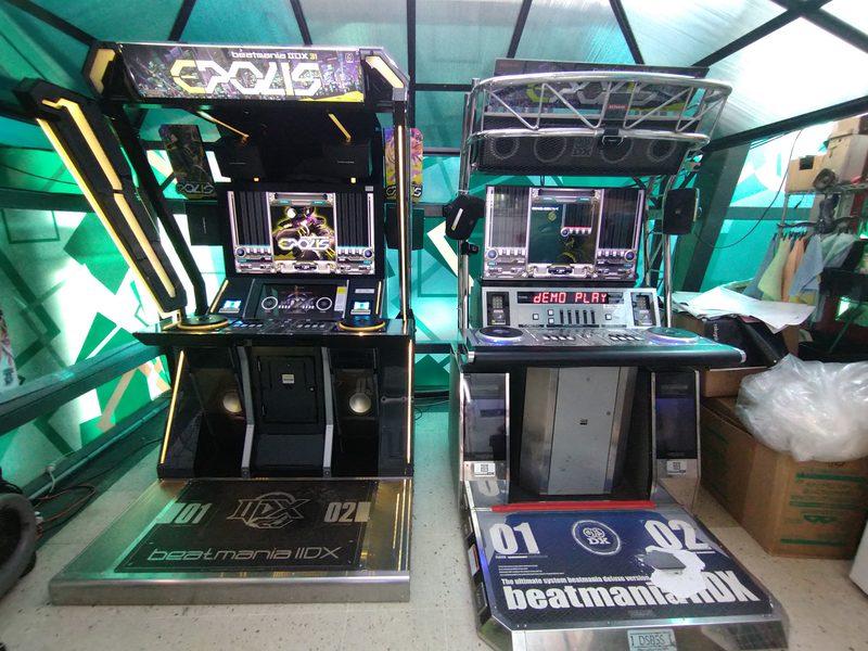 A beatmania IIDX 31 EPOLIS arcade cabinet